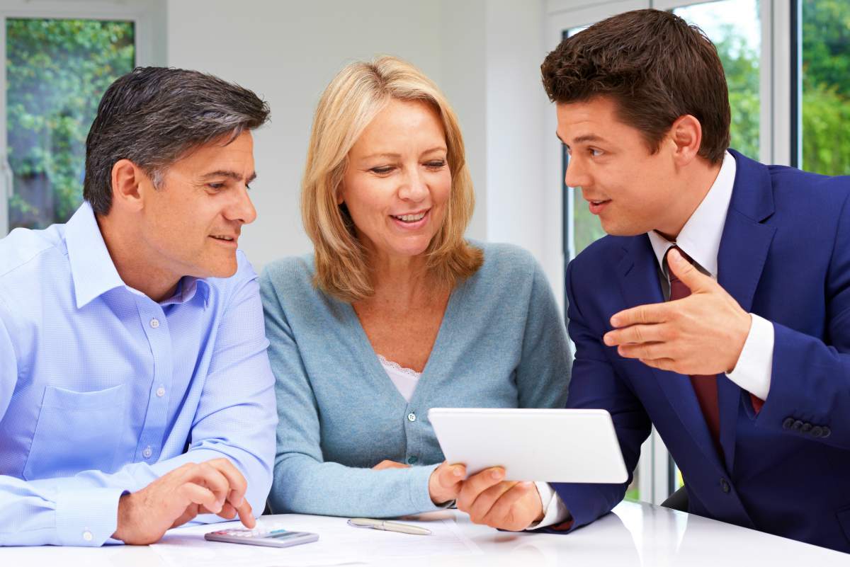 Salesperson explaining to his prospect | How Can Sales and Marketing Leverage Each Other? | How To Align Sales and Marketing